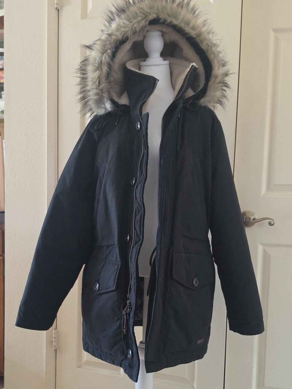 Abercrombie & Fitch Black Insulated Faux Fur Hooded Jacket